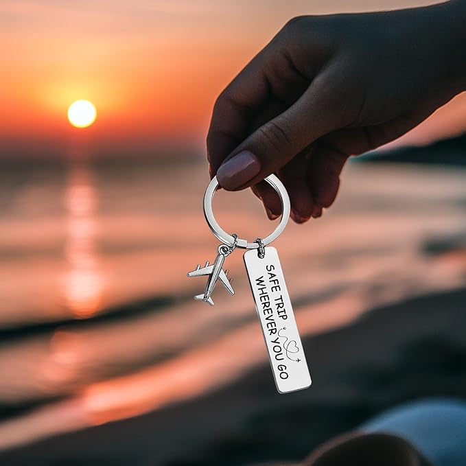 Flight Attendant Gifts Keychain for Women Men Airplane Keychain Pilot Gifts, Aviation Travel Essentials for Travelers, Safe Travels Keychains for Flight Crew, Airplane Lover Gift