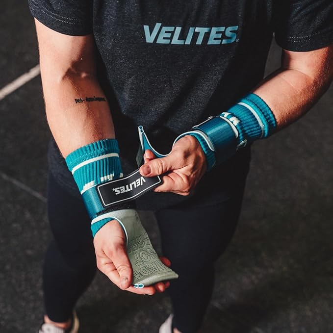Velites I Quad Pro Handgrips I Professional Cross Training Gloves or Gymnastics I All Surface I Use with Magnesium I Includes Free Bands