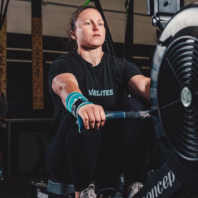 Velites I Quad Pro Handgrips I Professional Cross Training Gloves or Gymnastics I All Surface I Use with Magnesium I Includes Free Bands