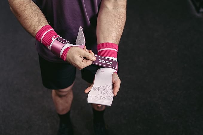 Velites I Quad Pro Handgrips I Professional Cross Training Gloves or Gymnastics I All Surface I Use with Magnesium I Includes Free Bands