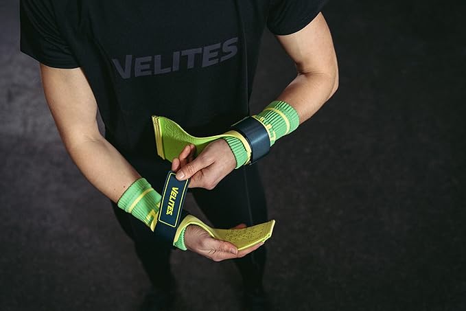 Velites I Quad Pro Handgrips I Professional Cross Training Gloves or Gymnastics I All Surface I Use with Magnesium I Includes Free Bands
