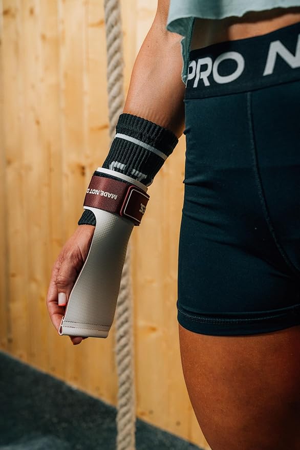 Velites I Quad Ultra Magnesium Free Grips I for Cross Training or Gymnastics Athletes I Improve Your Results and Achieve Your Goals I Discover Our Sizes and Colors (White, XL)