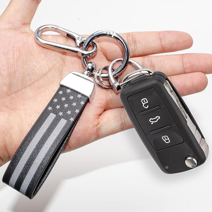 Car Key Chain, Leather Cars Keychains for Men, American Usa Flag Key Chains with Anti-Lost D-Ring Men Car Accessories